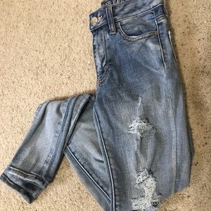 American Eagle Distressed Highwaist Jeans - Size 0